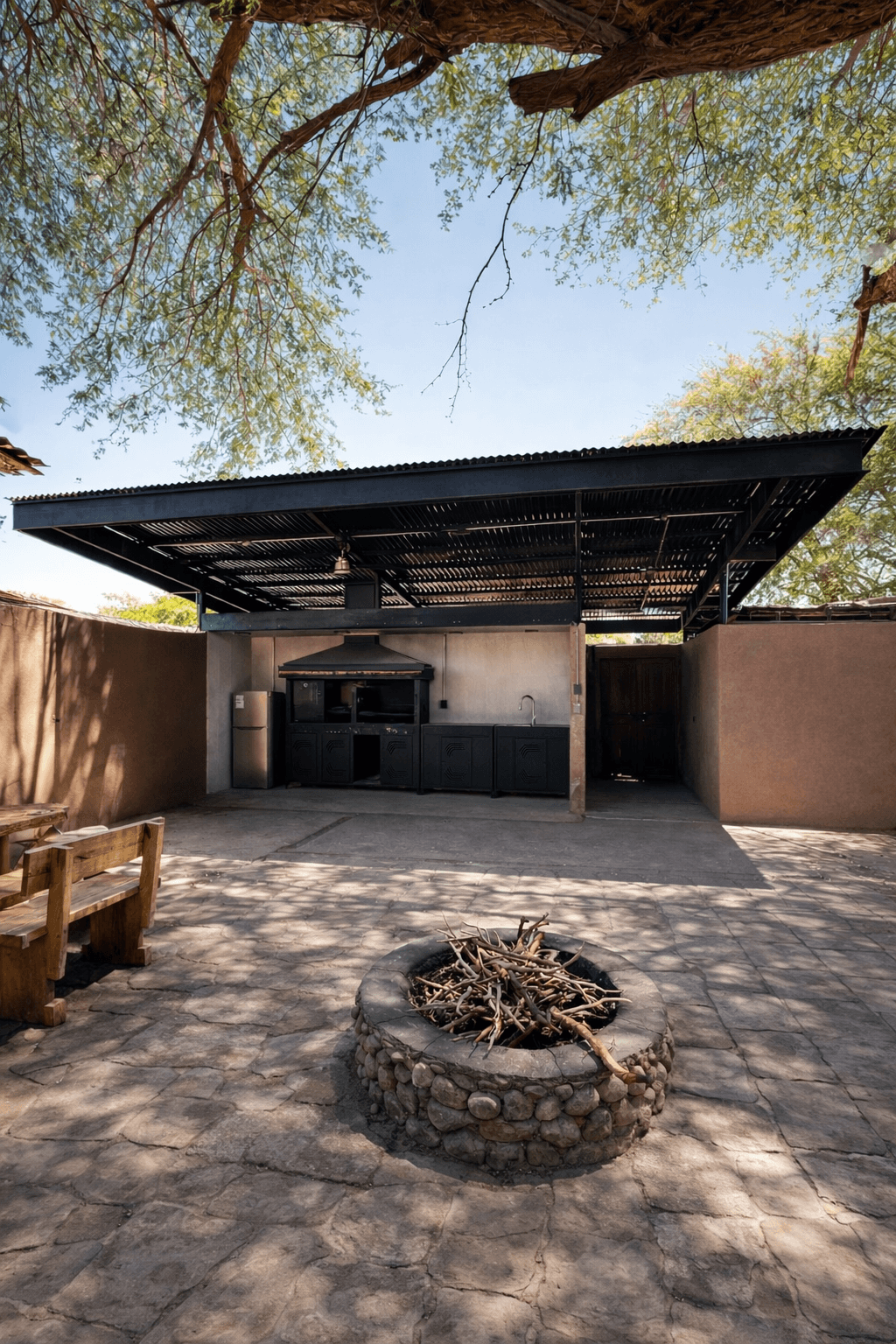 Quincho con fogón exterior